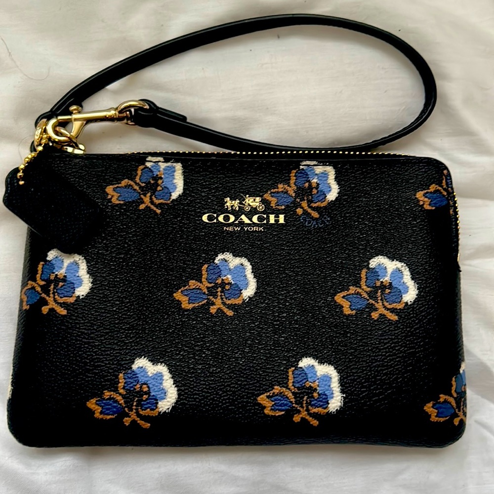 NWOT Mini floral Coach wristlet